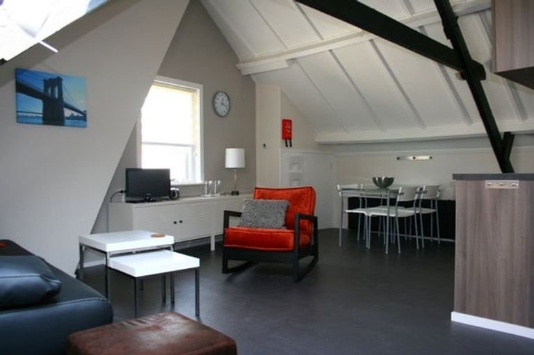 Studio in a charming townhouse - Image 8