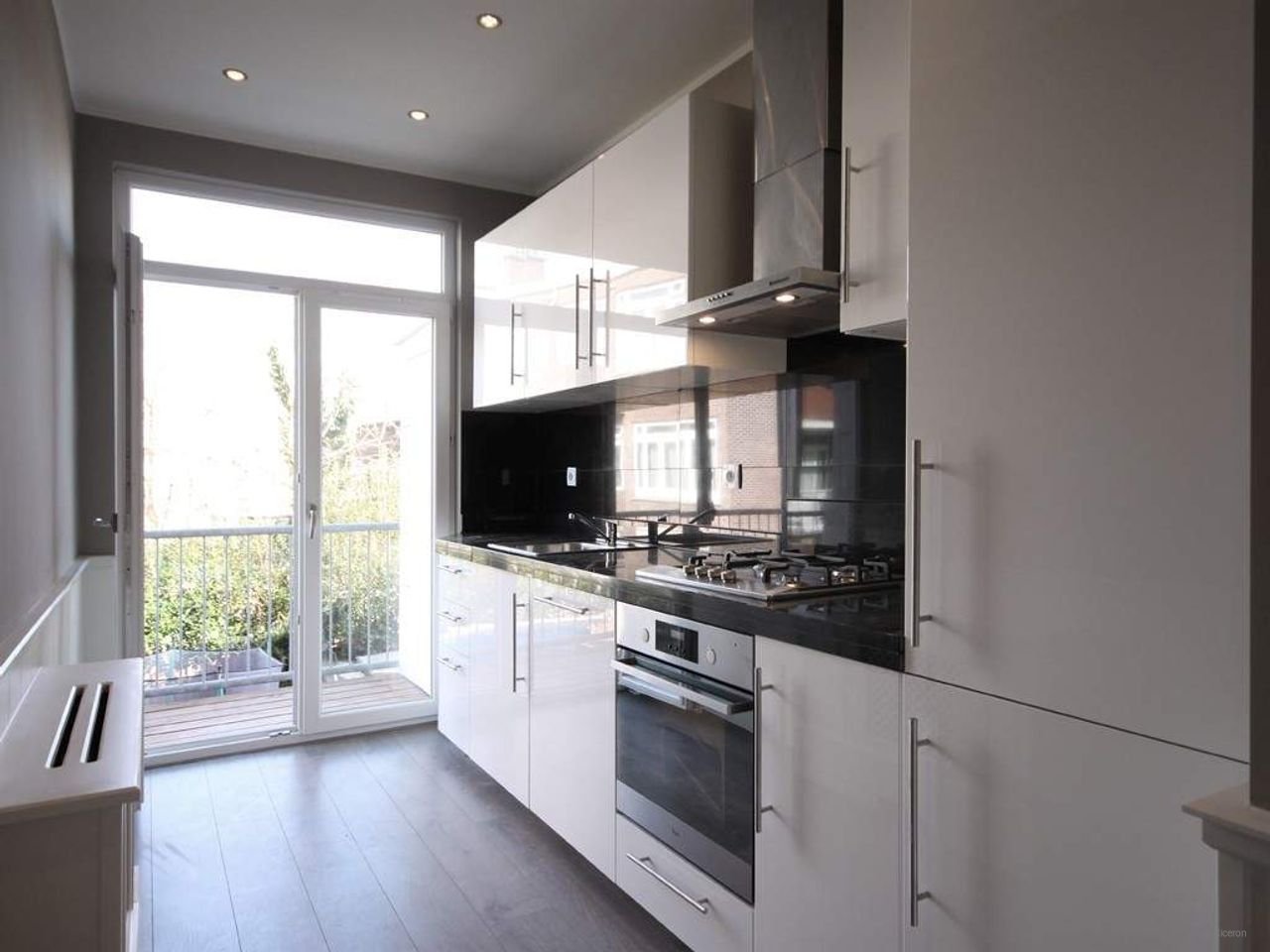 3-kamer woning met uitzicht op woonboten - Afbeelding 4