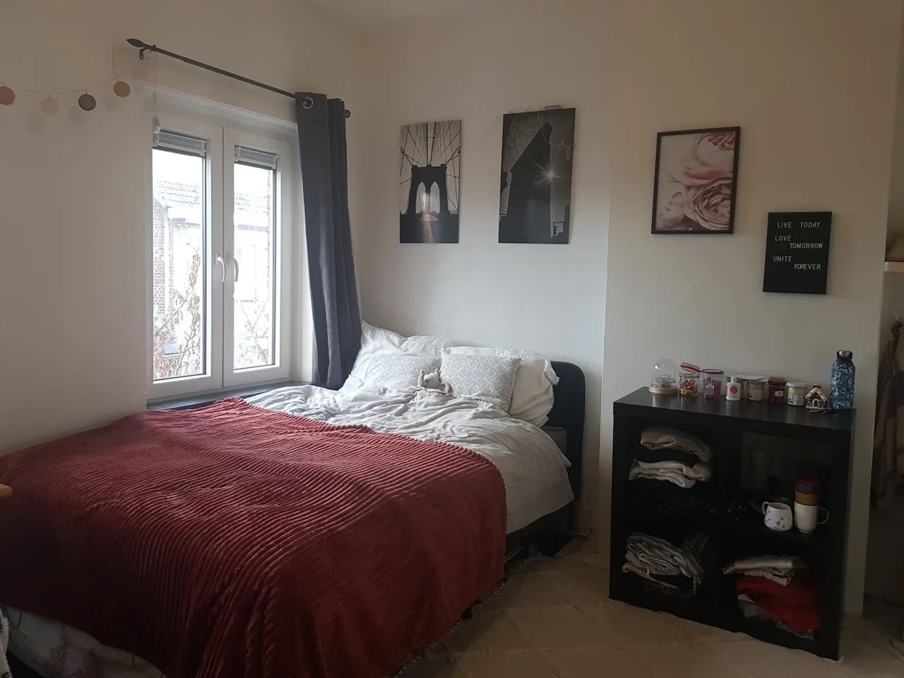 Room with washbasin and garden in Maastricht - Image 1