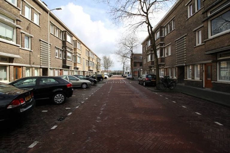 En-suite appartement met balkon in Bezuidenhout - Afbeelding 3