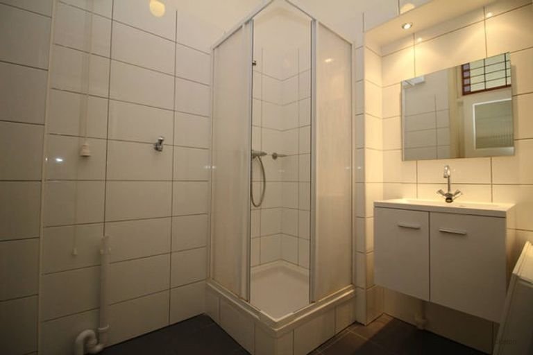 En-suite appartement met balkon in Bezuidenhout - Afbeelding 5