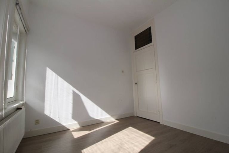 En-suite appartement met balkon in Bezuidenhout - Afbeelding 23