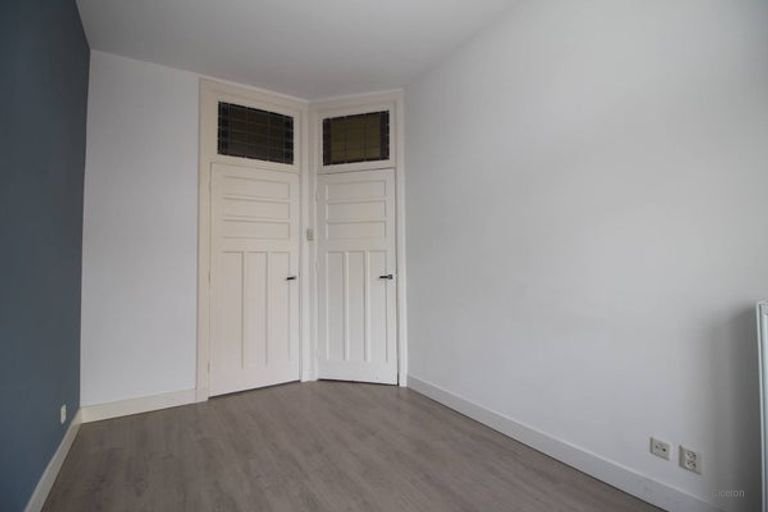 En-suite appartement met balkon in Bezuidenhout - Afbeelding 6