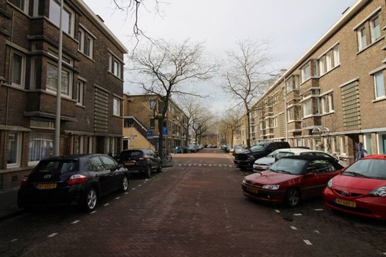 En-suite appartement met balkon in Bezuidenhout - Afbeelding 2