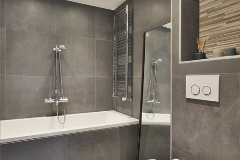 Royaal drive-in huis met 4 balkons en parking - Afbeelding 17