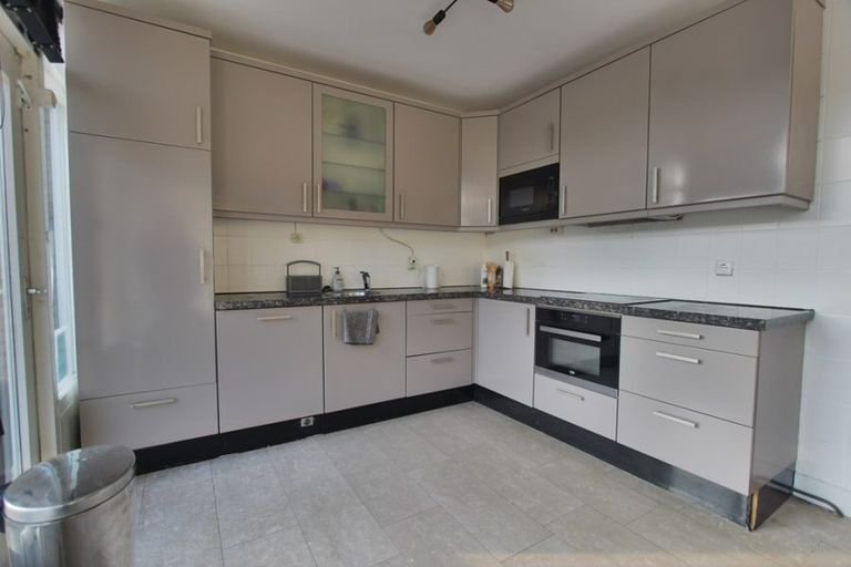 Royaal drive-in huis met 4 balkons en parking - Afbeelding 7