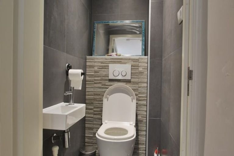 Royaal drive-in huis met 4 balkons en parking - Afbeelding 10