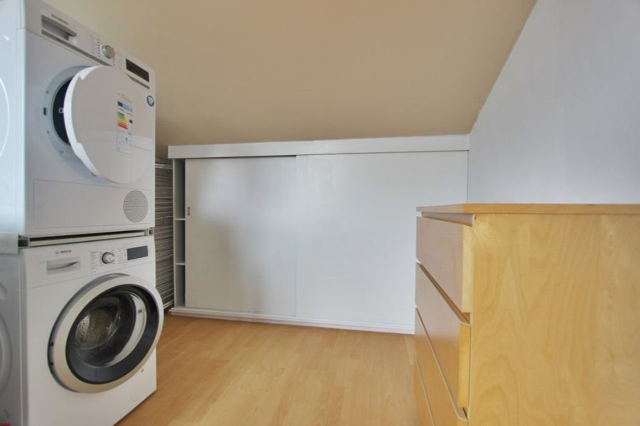 Hoekwoning met 4 slaapkamers in Almere - Afbeelding 2