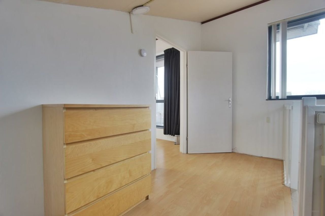 Hoekwoning met 4 slaapkamers in Almere - Afbeelding 3