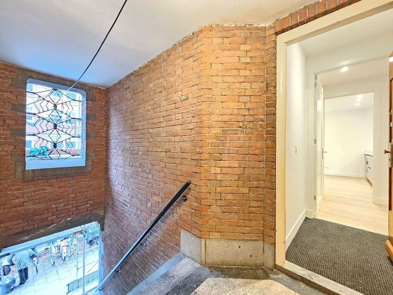 Jekerstraat: 76m² met twee balkons - Afbeelding 2