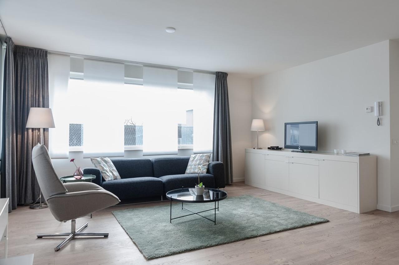 Gemeubileerd 3-kamerappartement met parkeren - Afbeelding 1