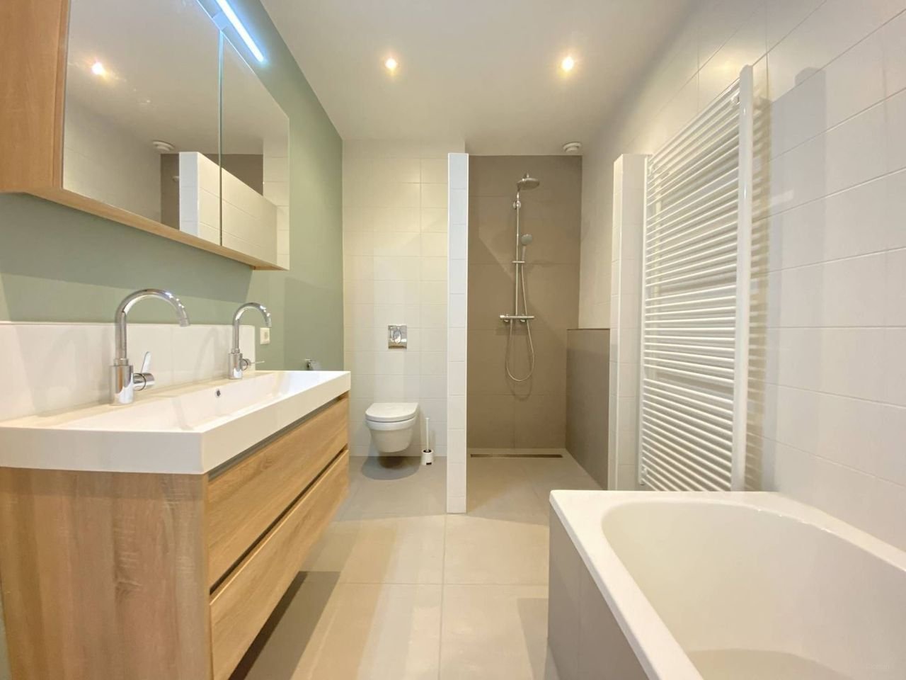 Hoekwoning met 5 slaapkamers in Oog in Al - Afbeelding 19