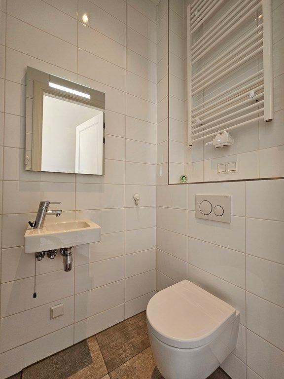 Corner Apartment on Spuistraat - Image 8
