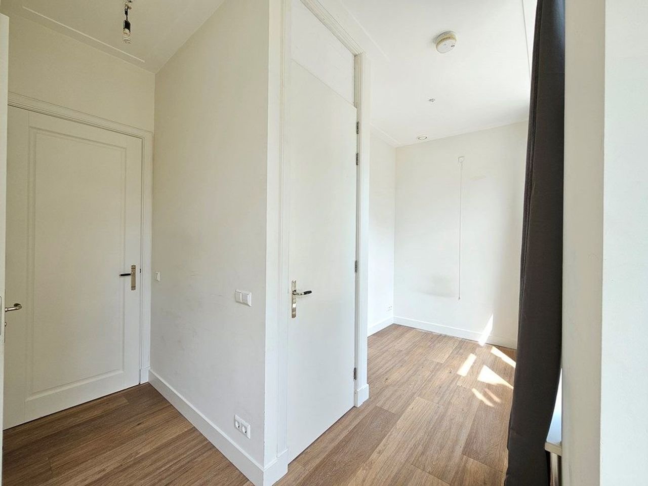 Corner Apartment on Spuistraat - Image 6