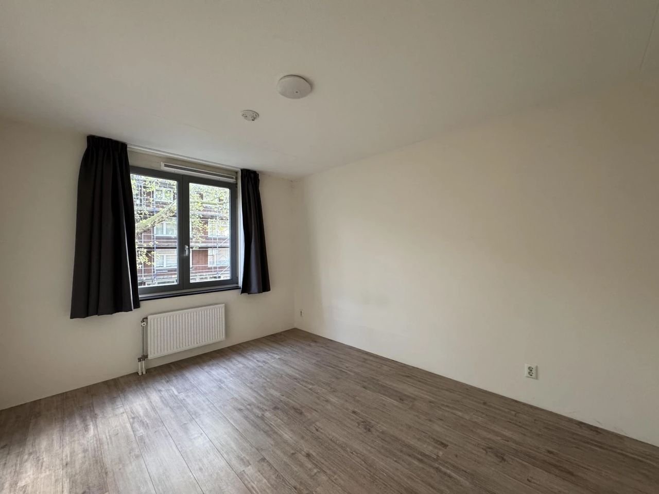 3-bedroom maisonette with terrace - Image 11