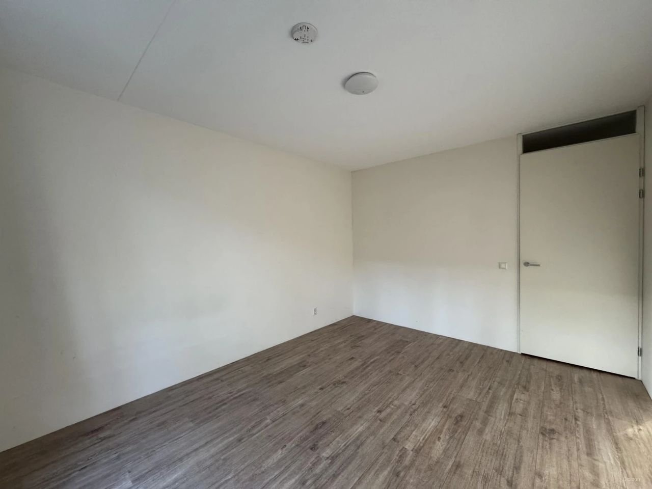 3-bedroom maisonette with terrace - Image 15