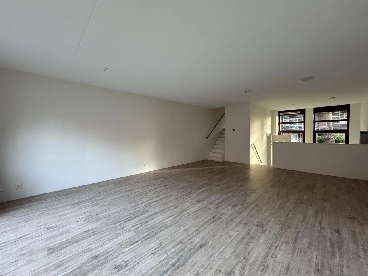3-bedroom maisonette with terrace - Image 8