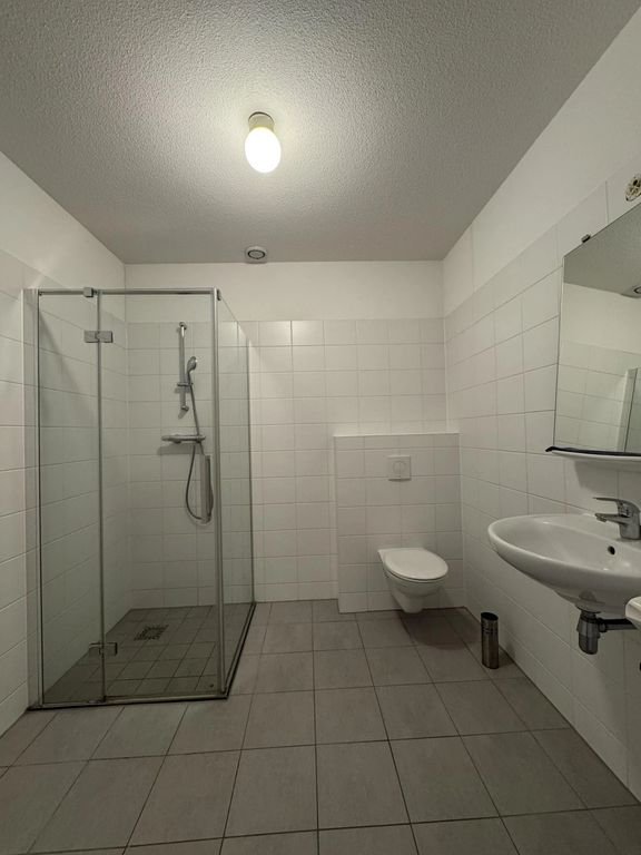 3-bedroom maisonette with terrace - Image 4