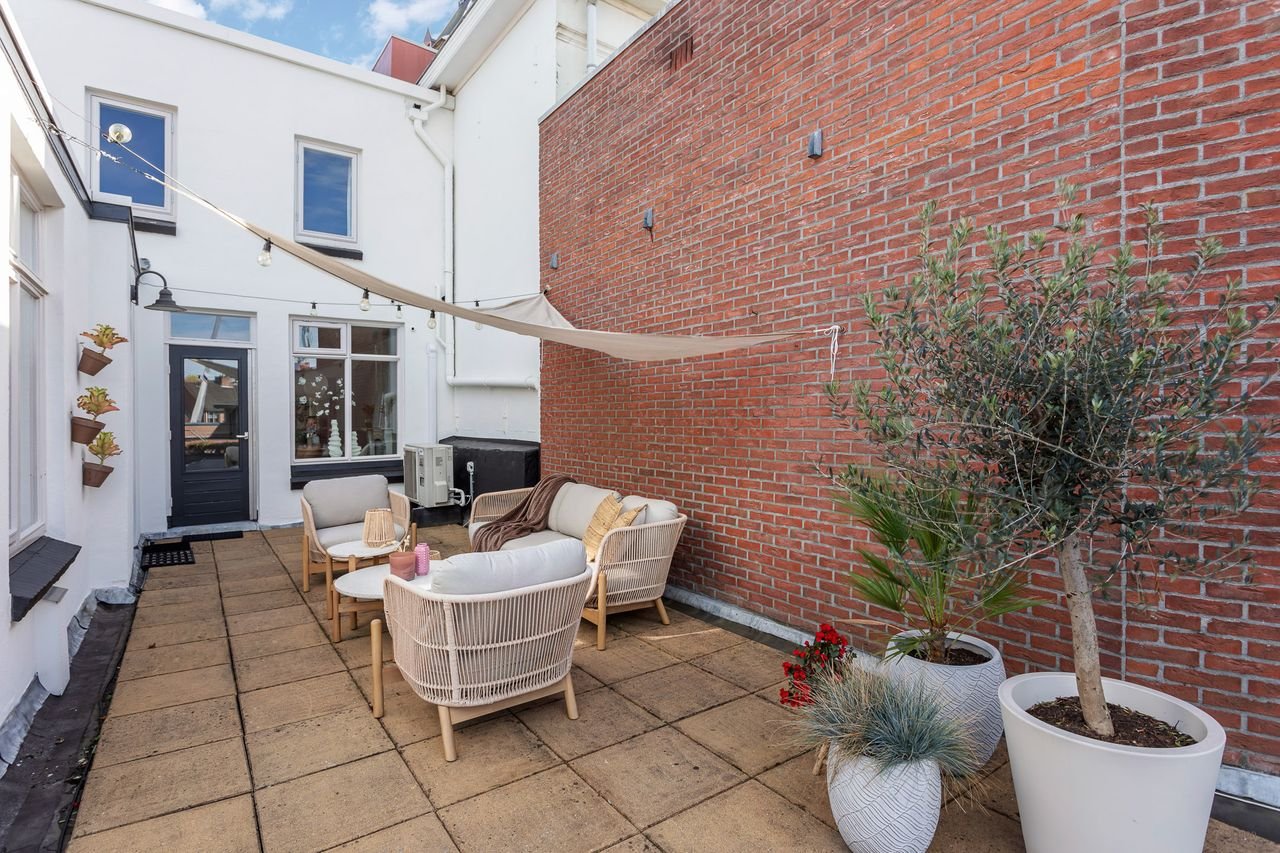 Gerenoveerde bovenwoning met dakterras in centrum - Afbeelding 4