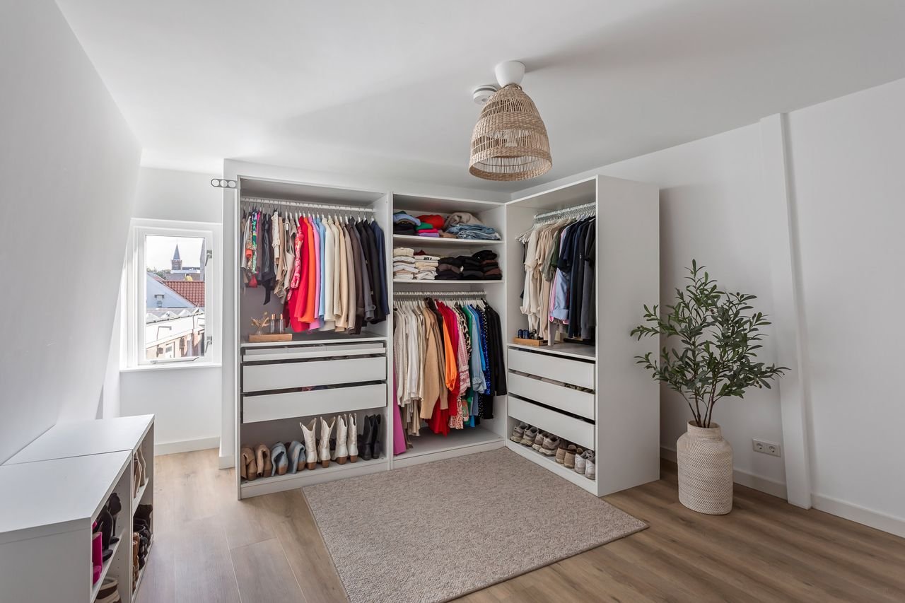 Gerenoveerde bovenwoning met dakterras in centrum - Afbeelding 15