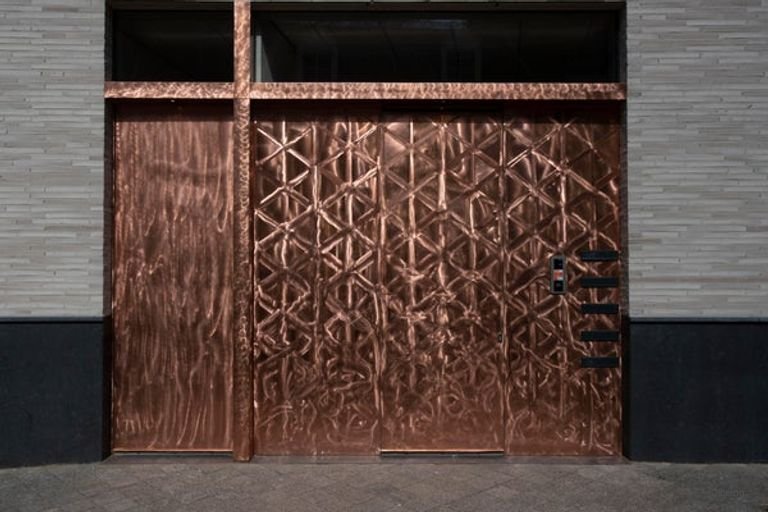 Modern penthouse (228m²) with two roof terraces - Image 4