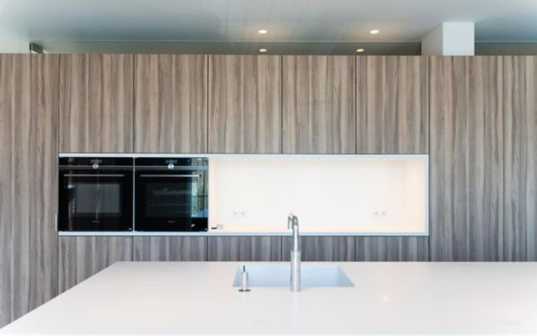 Modern penthouse (228m²) with two roof terraces - Image 31