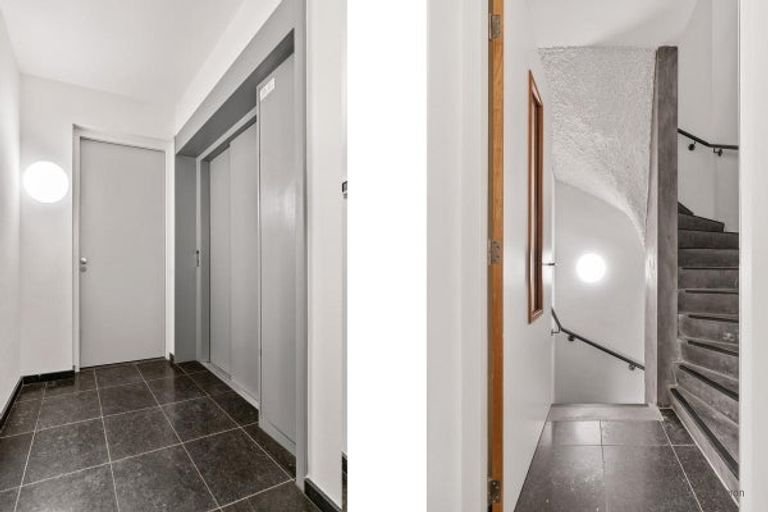 Modern penthouse (228m²) with two roof terraces - Image 7