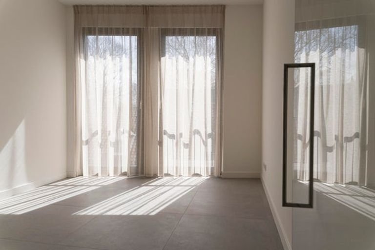 Modern penthouse (228m²) with two roof terraces - Image 20