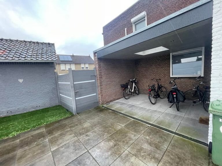 Ruime studentenkamer (20m²) met tuin in Meerssen - Afbeelding 14