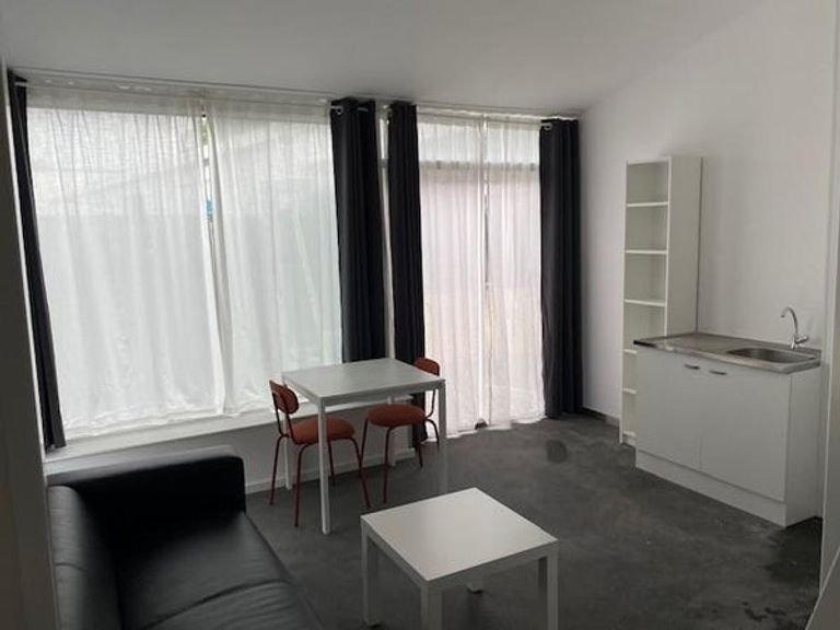 Ruime studentenkamer (20m²) met tuin in Meerssen - Afbeelding 1