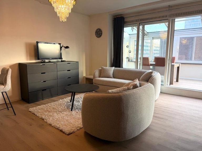 Licht appartement met uitzicht op Utrecht - Afbeelding 8