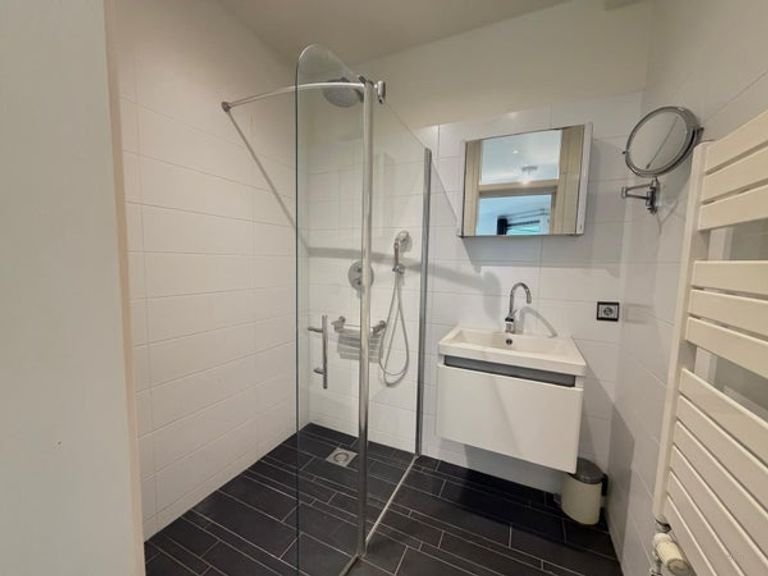 Licht appartement met uitzicht op Utrecht - Afbeelding 24