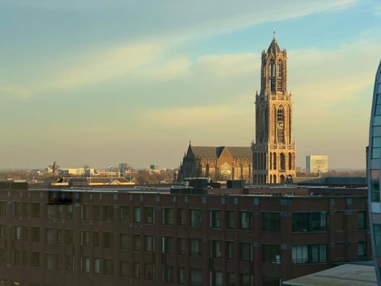 Licht appartement met uitzicht op Utrecht - Afbeelding 29