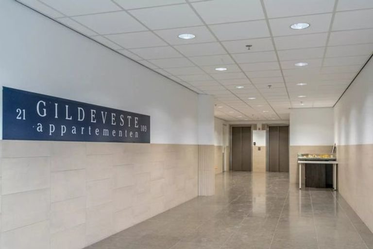 Licht appartement met uitzicht op Utrecht - Afbeelding 1