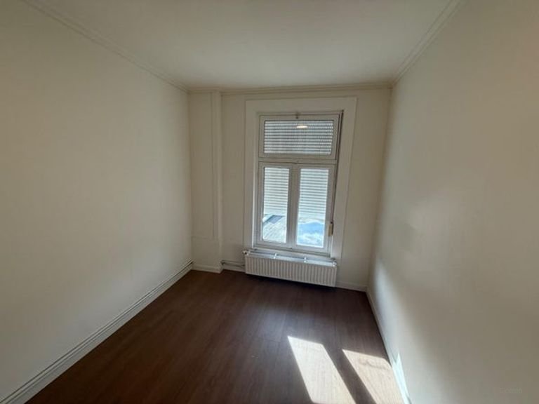 Renovated and 170m² near the city center - Image 20