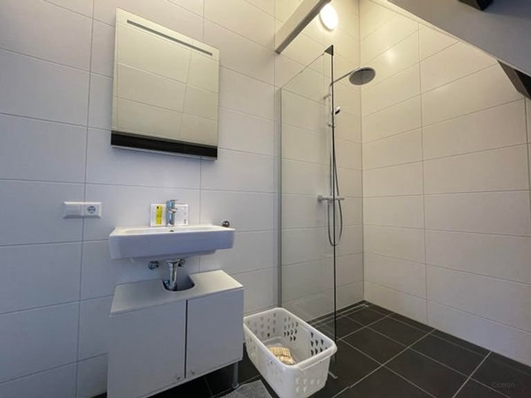 Quiet living on the Botermarkt in Leiden (70m²) - Image 2