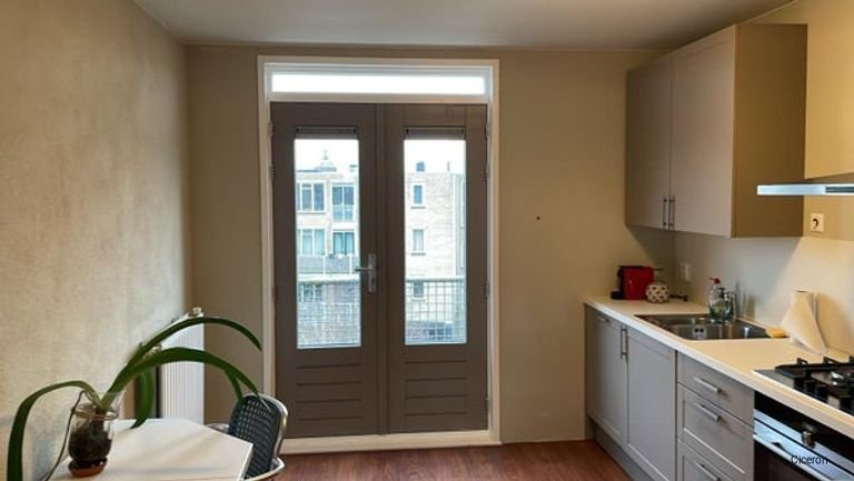 Living on the Houtmarkt with a balcony - Image 14