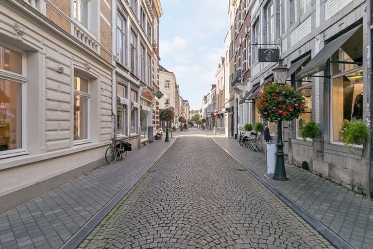 Furnished apartment with studio in Wyck - Image 15