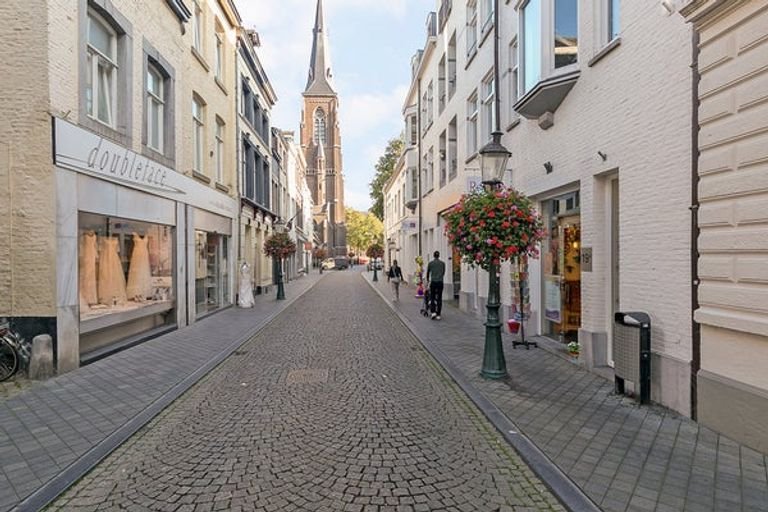 Furnished apartment with studio in Wyck - Image 16