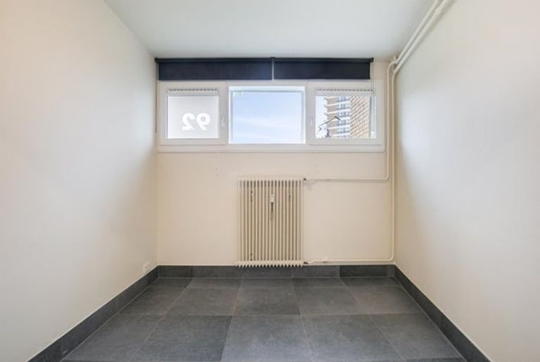 Bright basement apartment on the Groene Loper - Image 9