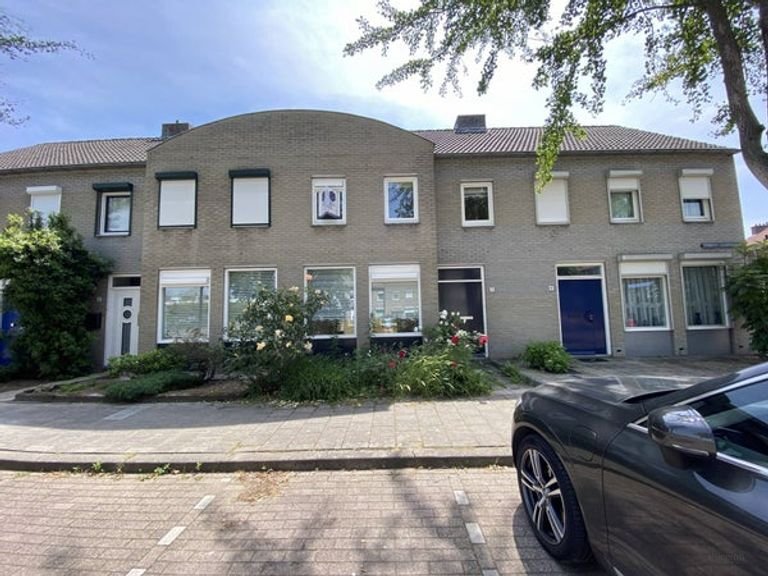 Bright terraced house with south-facing garden - Image 19