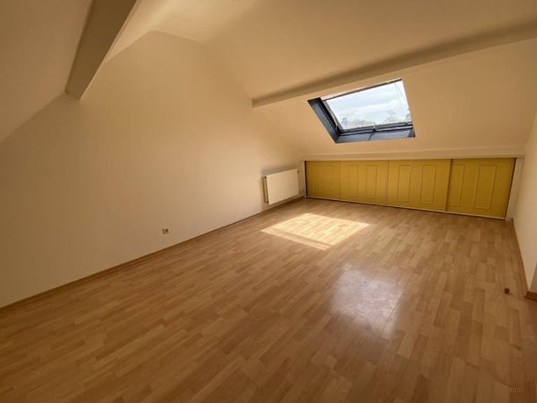 Bright terraced house with south-facing garden - Image 15