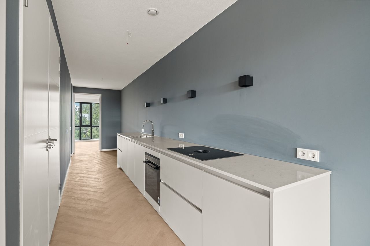 Energy-efficient apartment with south-facing balcony - Image 5