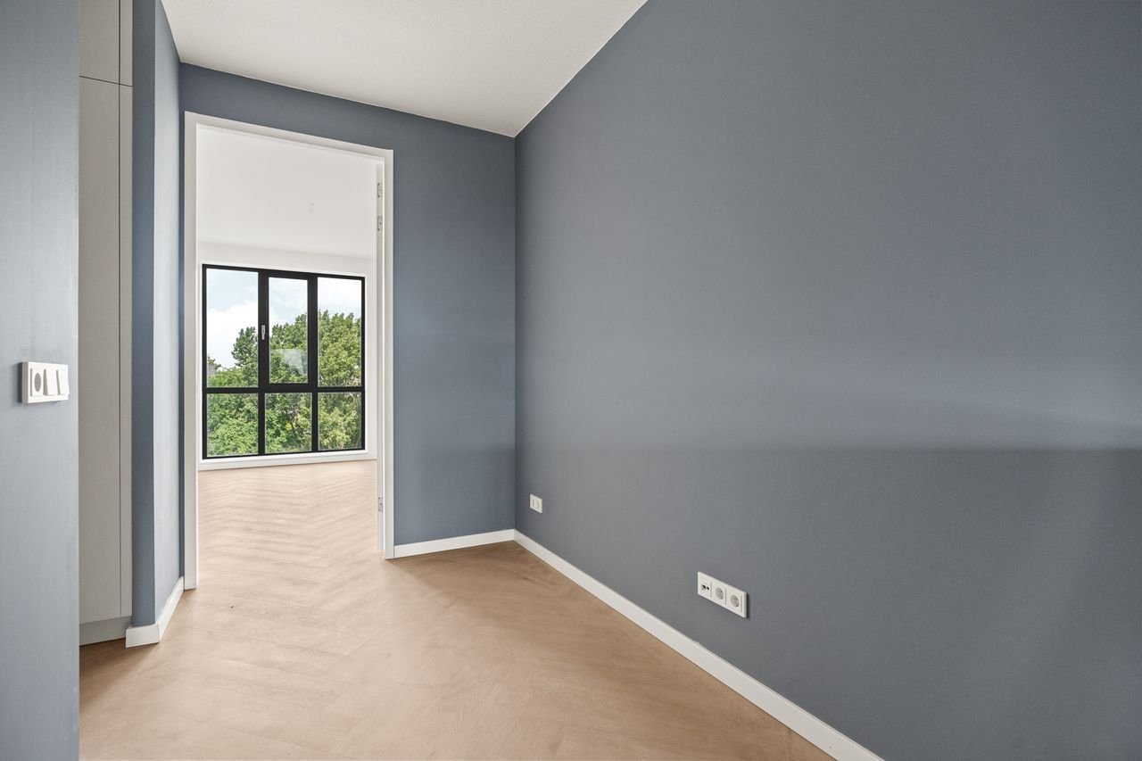 Energy-efficient apartment with south-facing balcony - Image 6