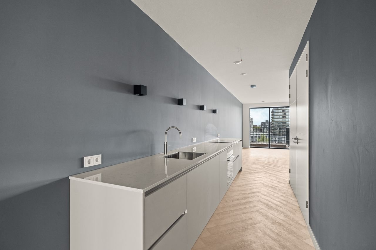 Energy-efficient apartment with south-facing balcony - Image 2