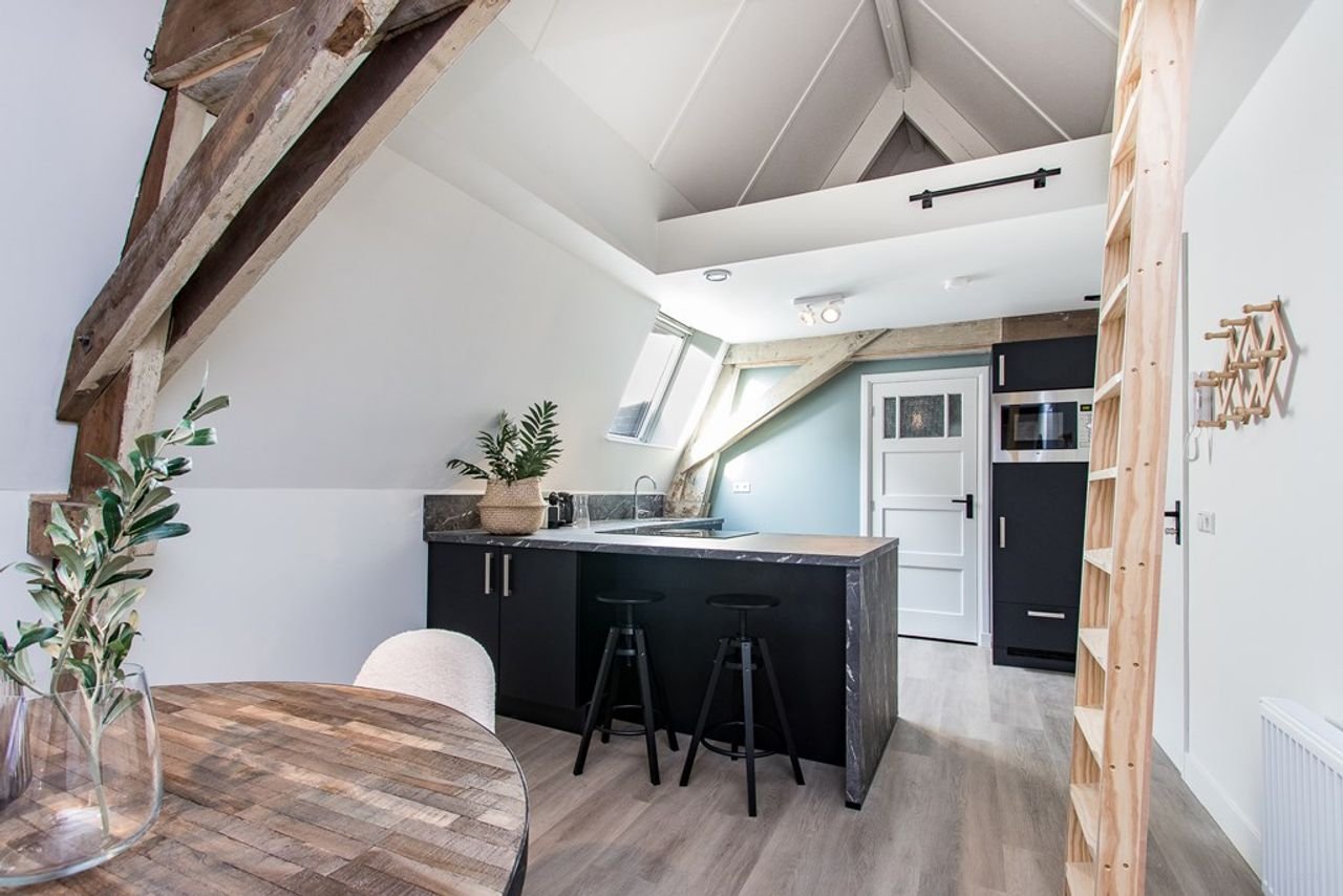 Modern short-stay apartment with terrace - Image 2