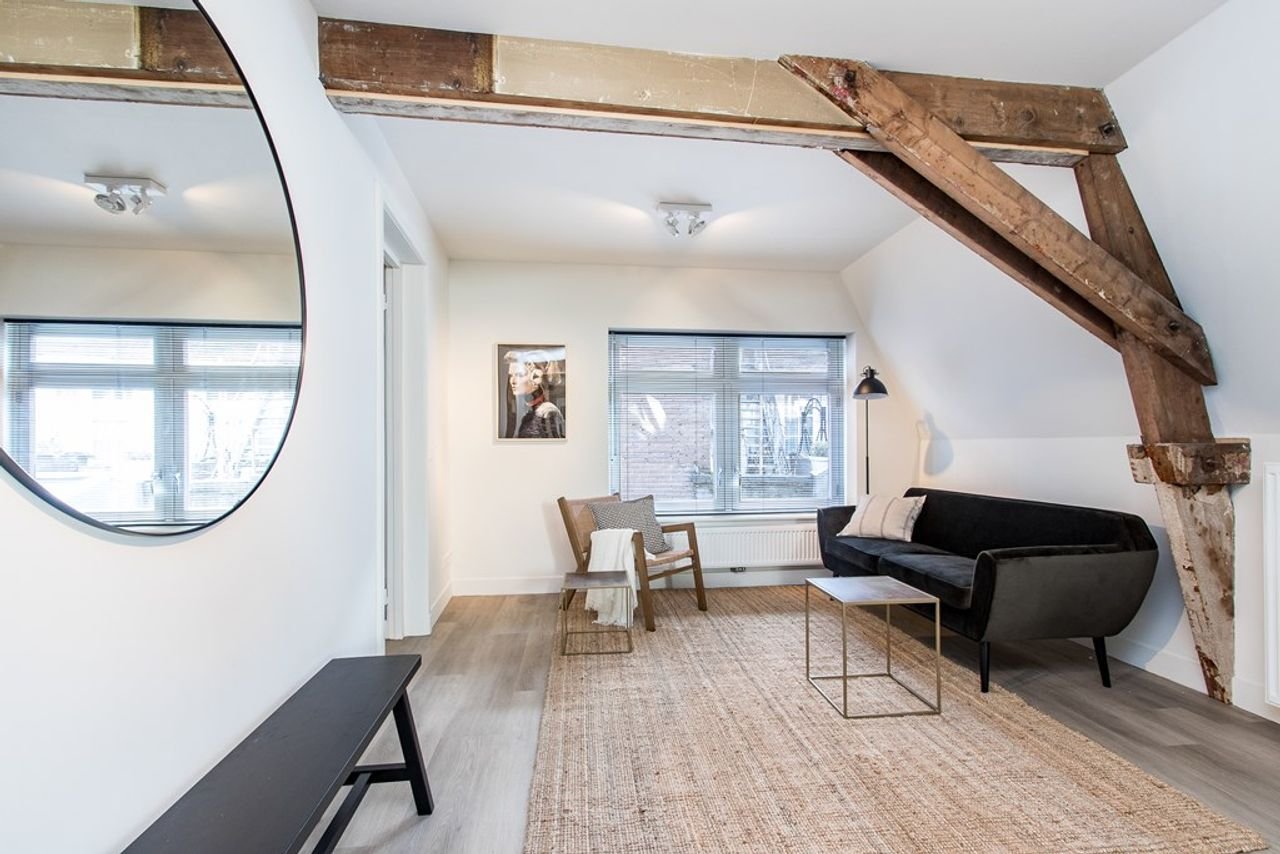 Modern short-stay apartment with terrace - Image 4