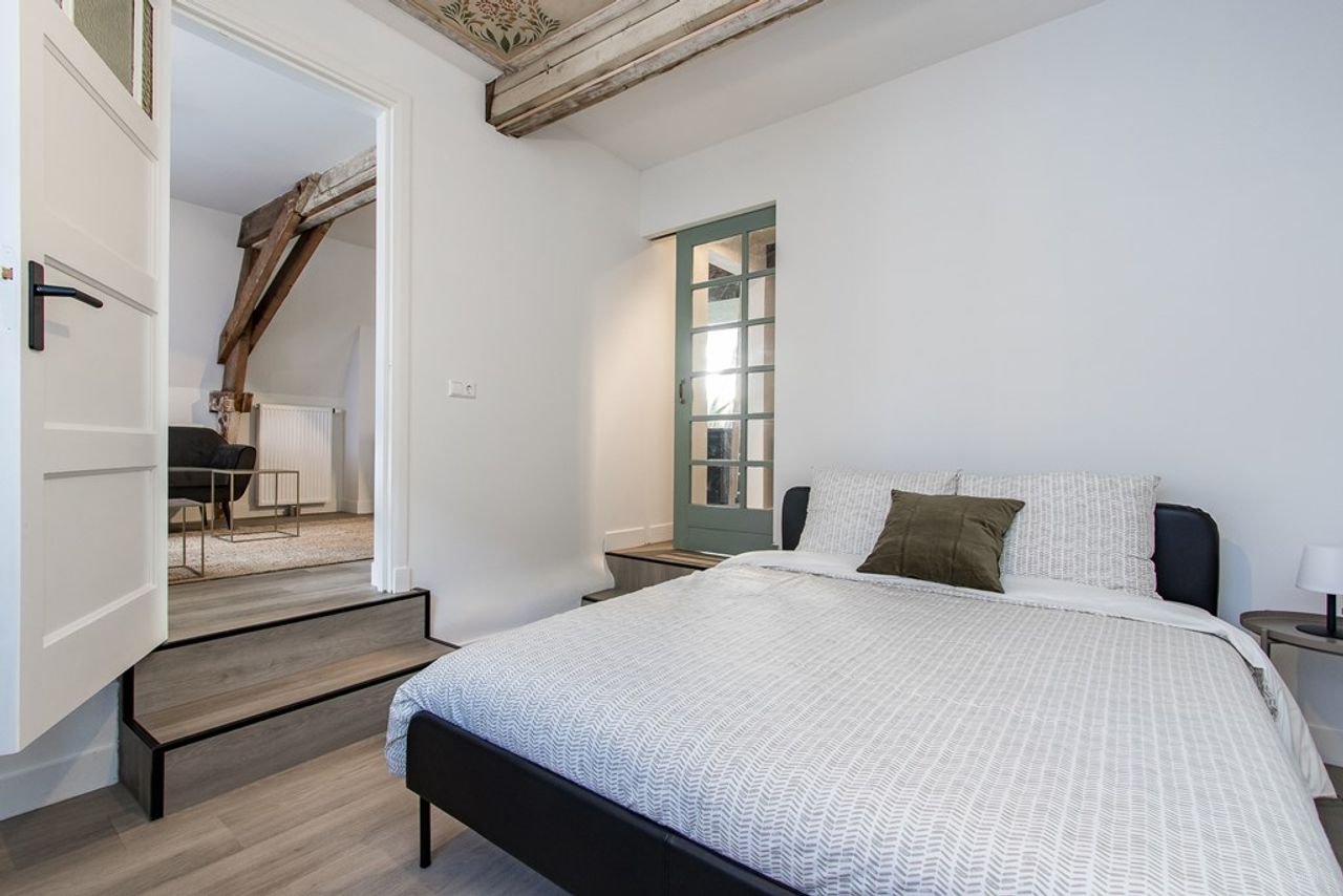 Modern short-stay apartment with terrace - Image 7