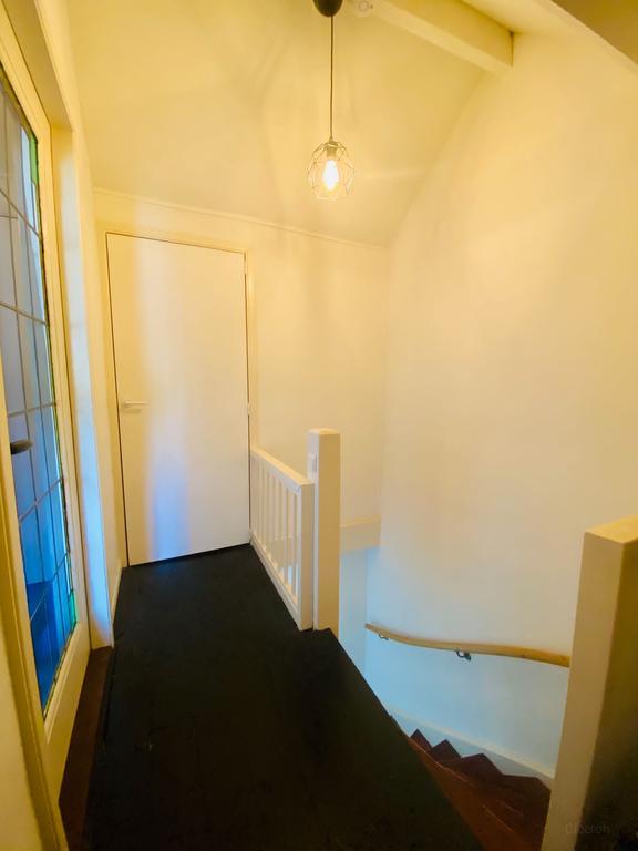 Unfurnished family home with garden - Image 7