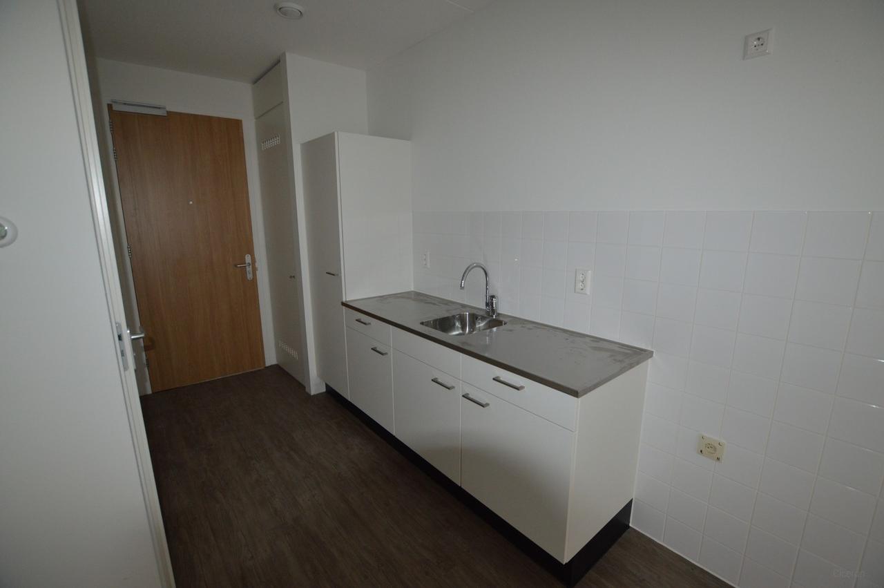 Student Studio of 29 m² in Kamperpoort - Image 4